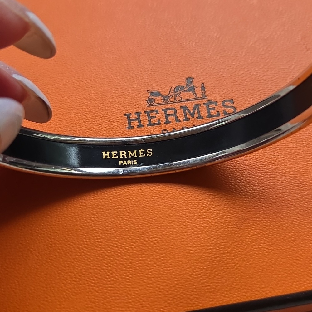 Hermes Black and Pink Enamel Bangle Size 7.5 - Picture 3 of 7